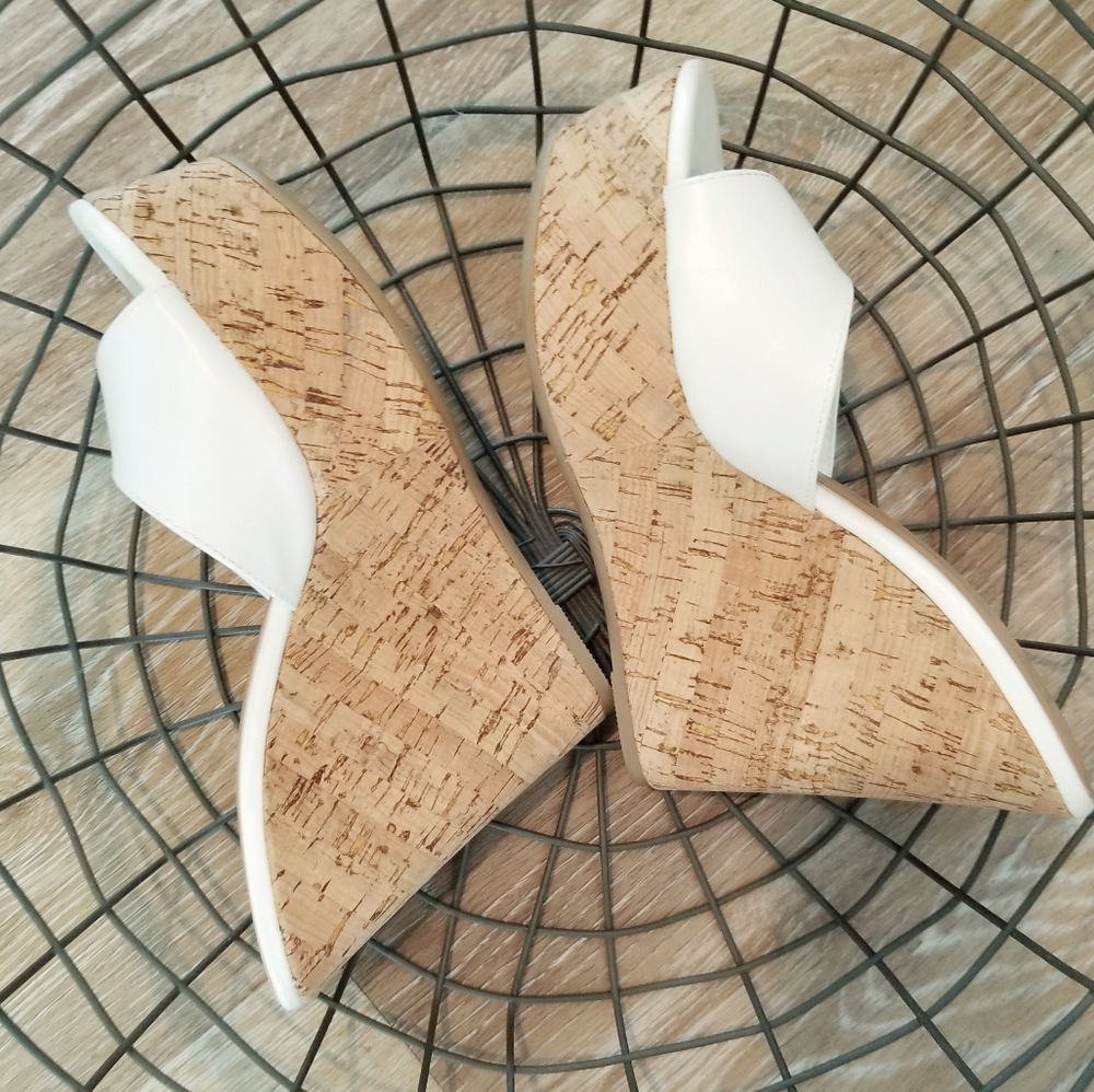 Bamboo Women's Wedge Cork Platform Heel NWT Slip-on White Beachy Casual Chic - Picture 2 of 9